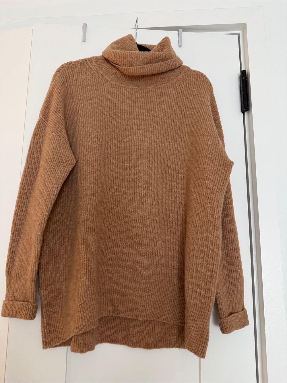 Theory NWOT Camel Ribbed Turtleneck Sweater